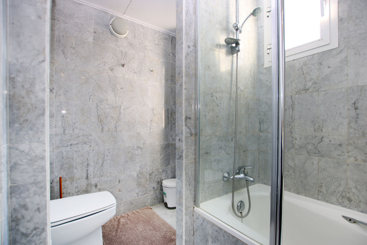 3 Bedroom Apartment for Sale in Nueva Andalucía — view 14