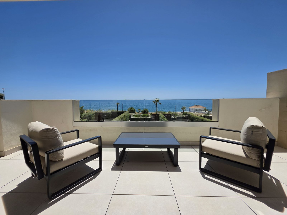 4 Bedroom Villa for Sale in New Golden Mile