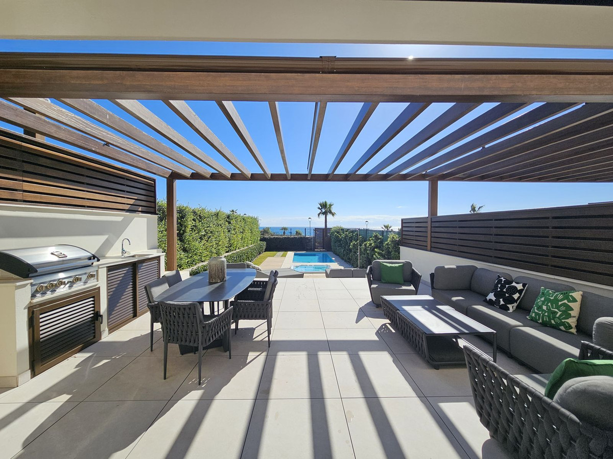 4 Bedroom Villa for Sale in New Golden Mile — 2