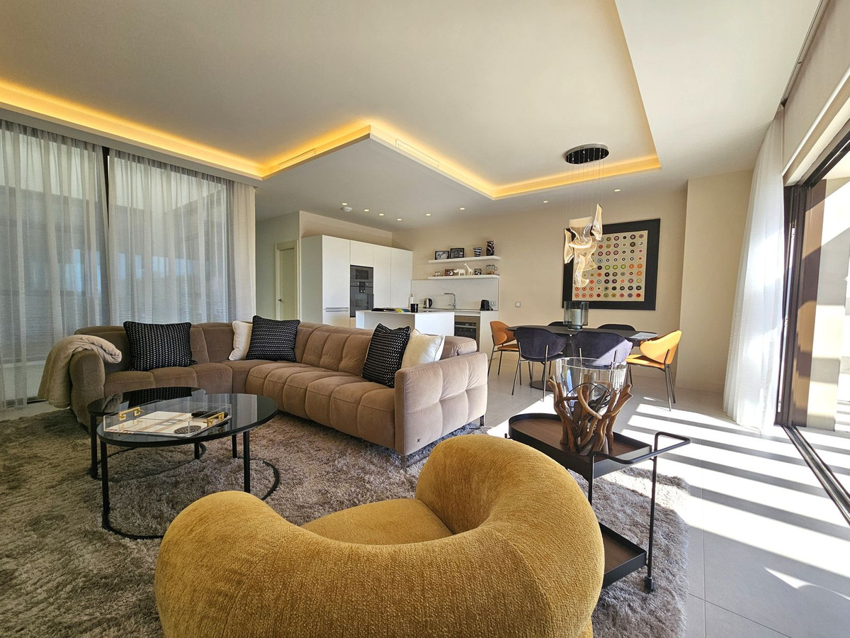 4 Bedroom Villa for Sale in New Golden Mile — view 13