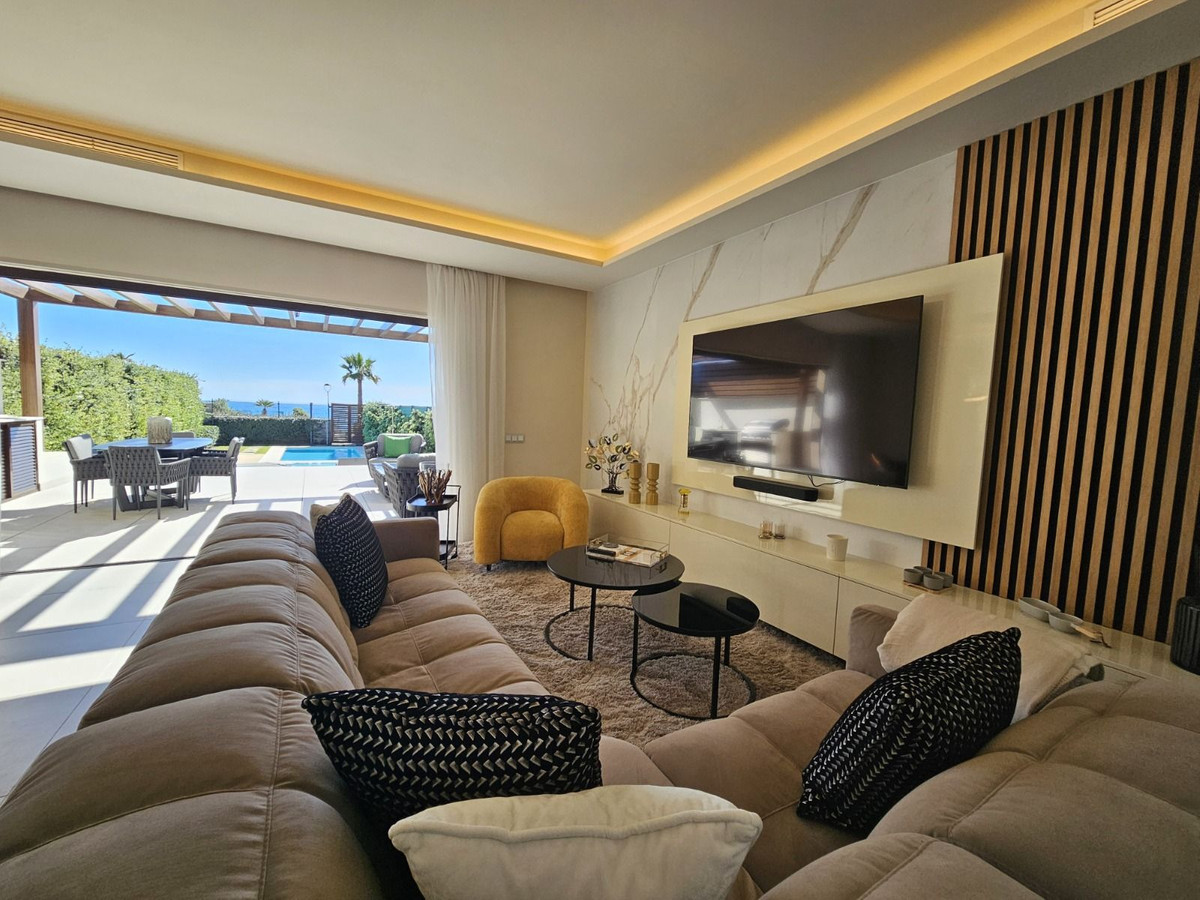 4 Bedroom Villa for Sale in New Golden Mile — view 15