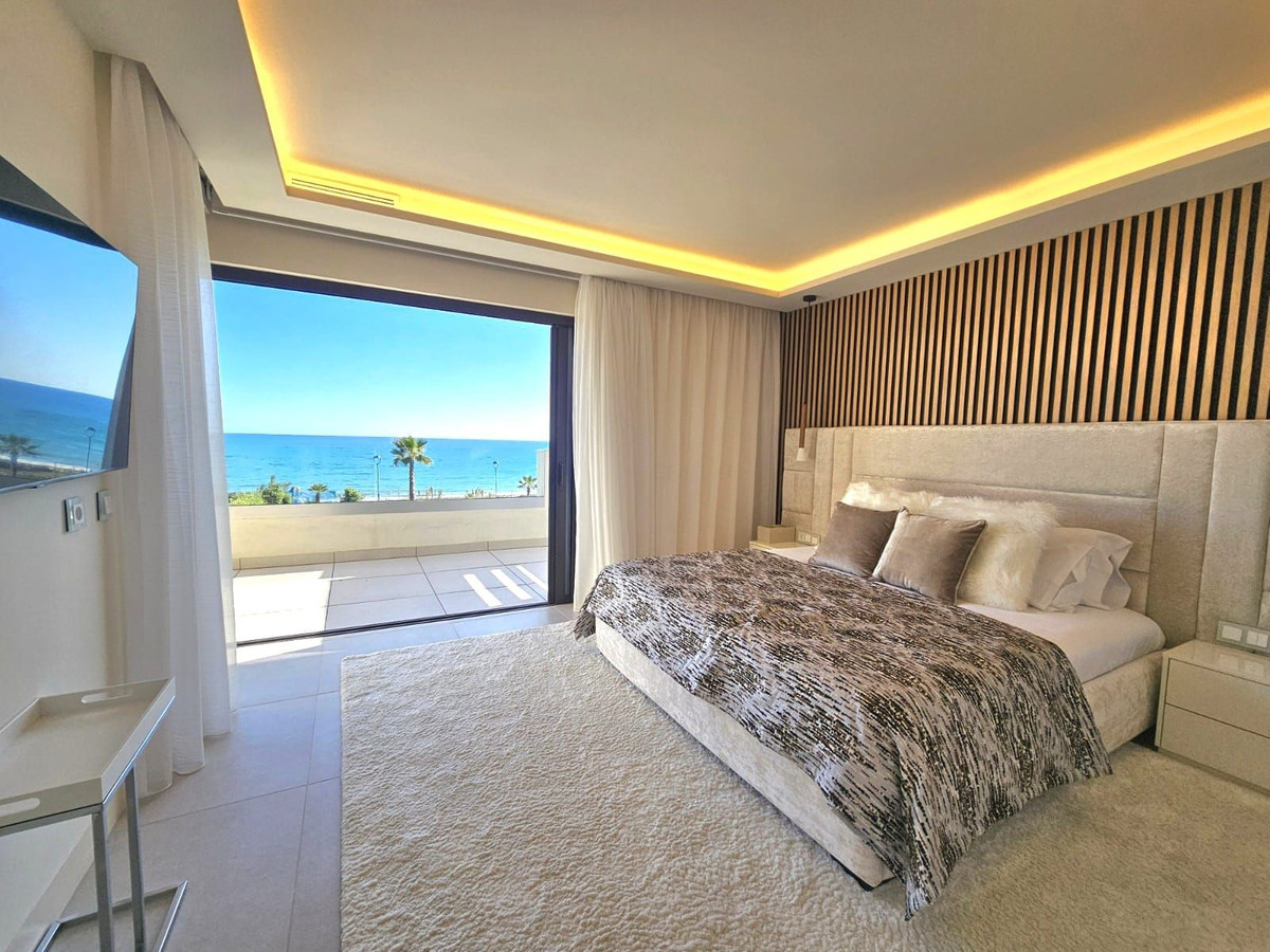 4 Bedroom Villa for Sale in New Golden Mile — 4