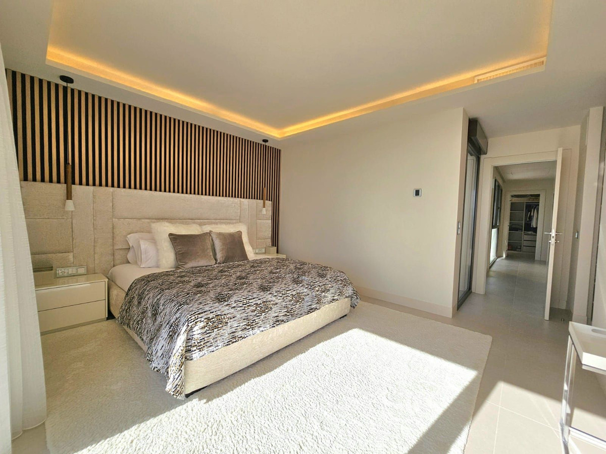 4 Bedroom Villa for Sale in New Golden Mile — 5