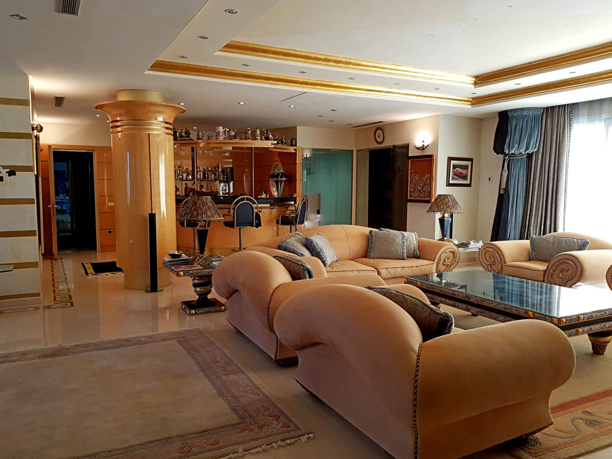 4 Bedroom Apartment for Sale in New Golden Mile — 2