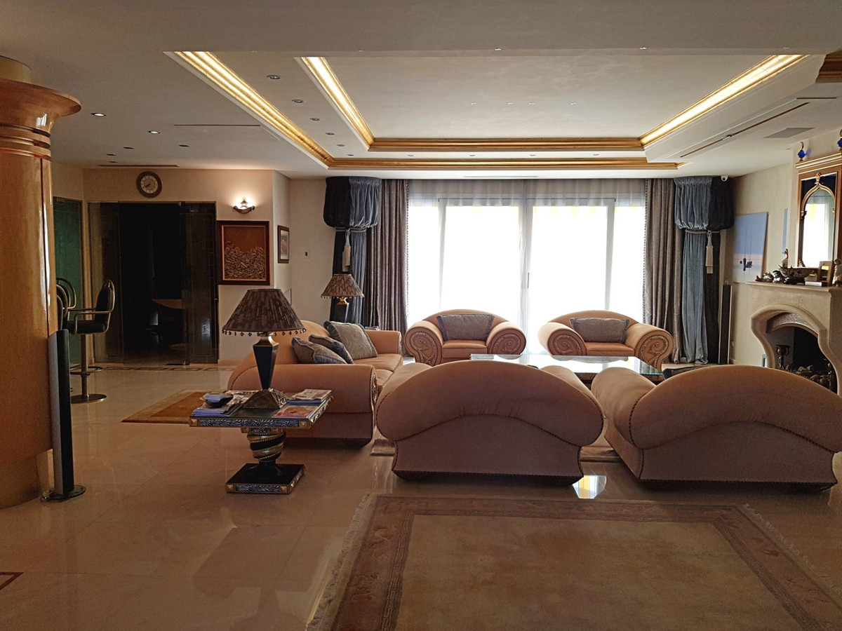 4 Bedroom Apartment for Sale in New Golden Mile — 3