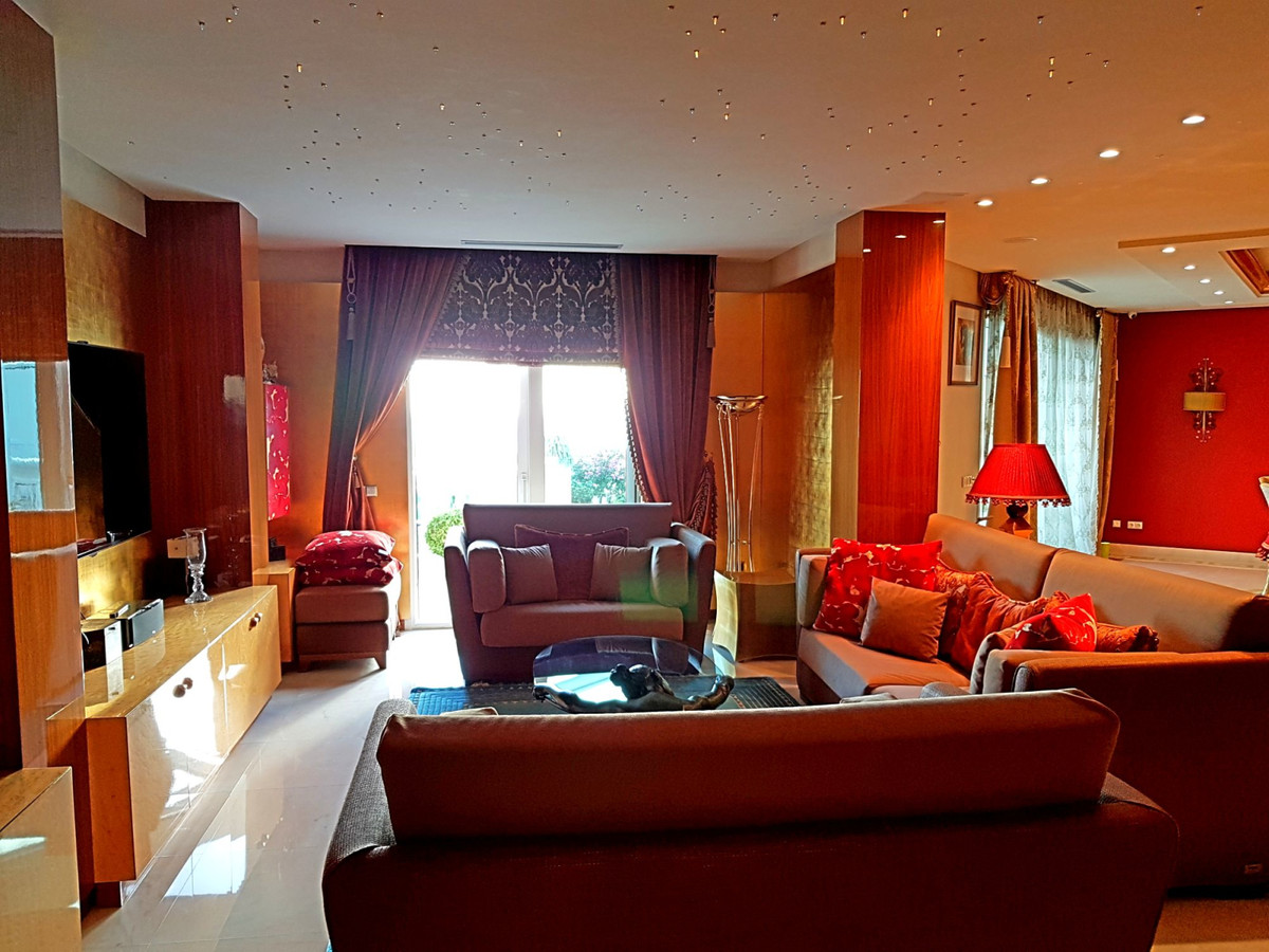 4 Bedroom Apartment for Sale in New Golden Mile — 7