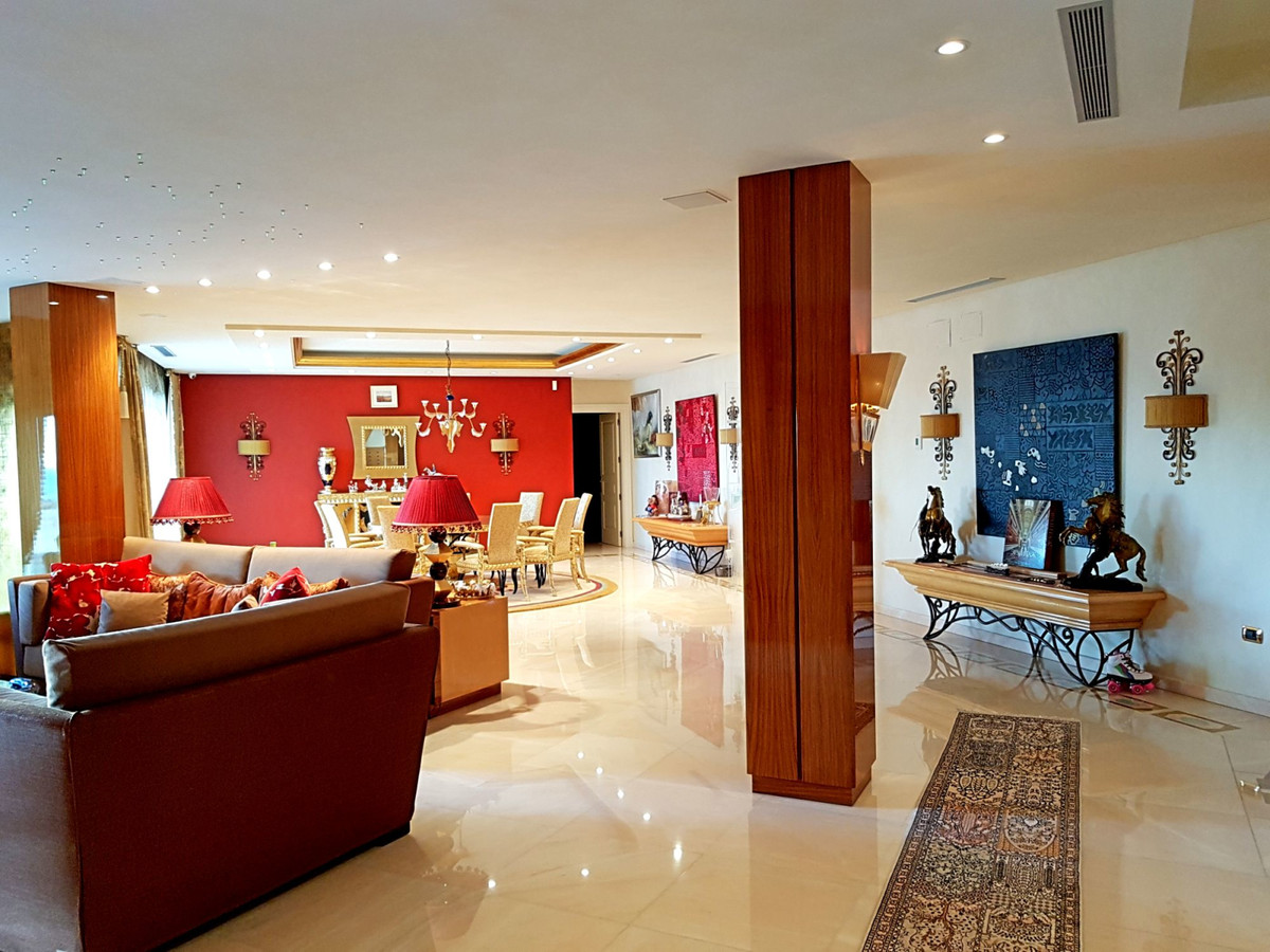4 Bedroom Apartment for Sale in New Golden Mile — 9