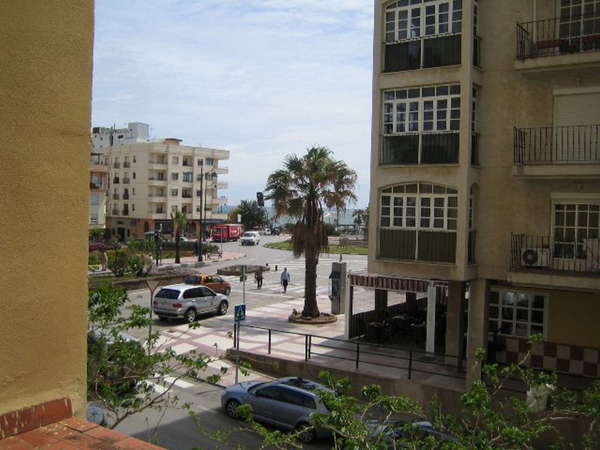 3 Bedroom Apartment for Sale in Estepona — 6