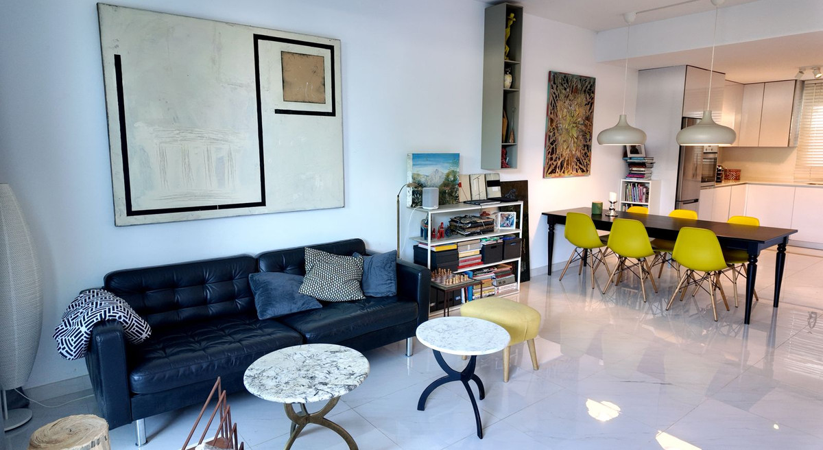 3 Bedroom Apartment for Sale in Bel Air — 3
