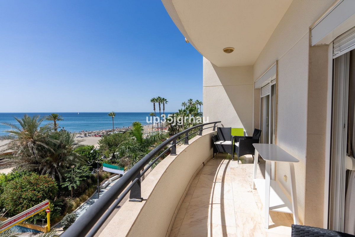 3 Bedroom Apartment for Sale in Estepona — view 16