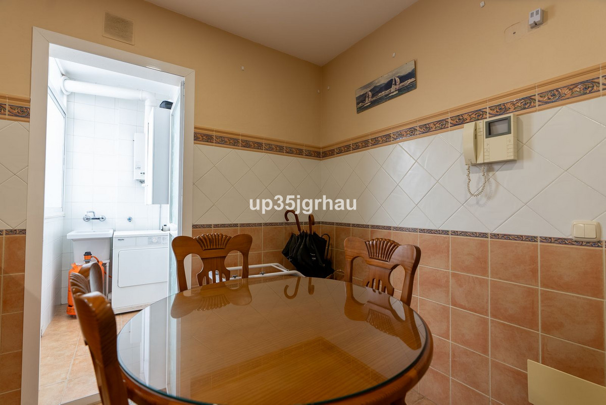3 Bedroom Apartment for Sale in Estepona — 6