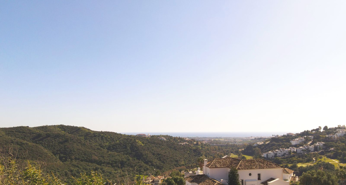Plot for Sale in Benahavís