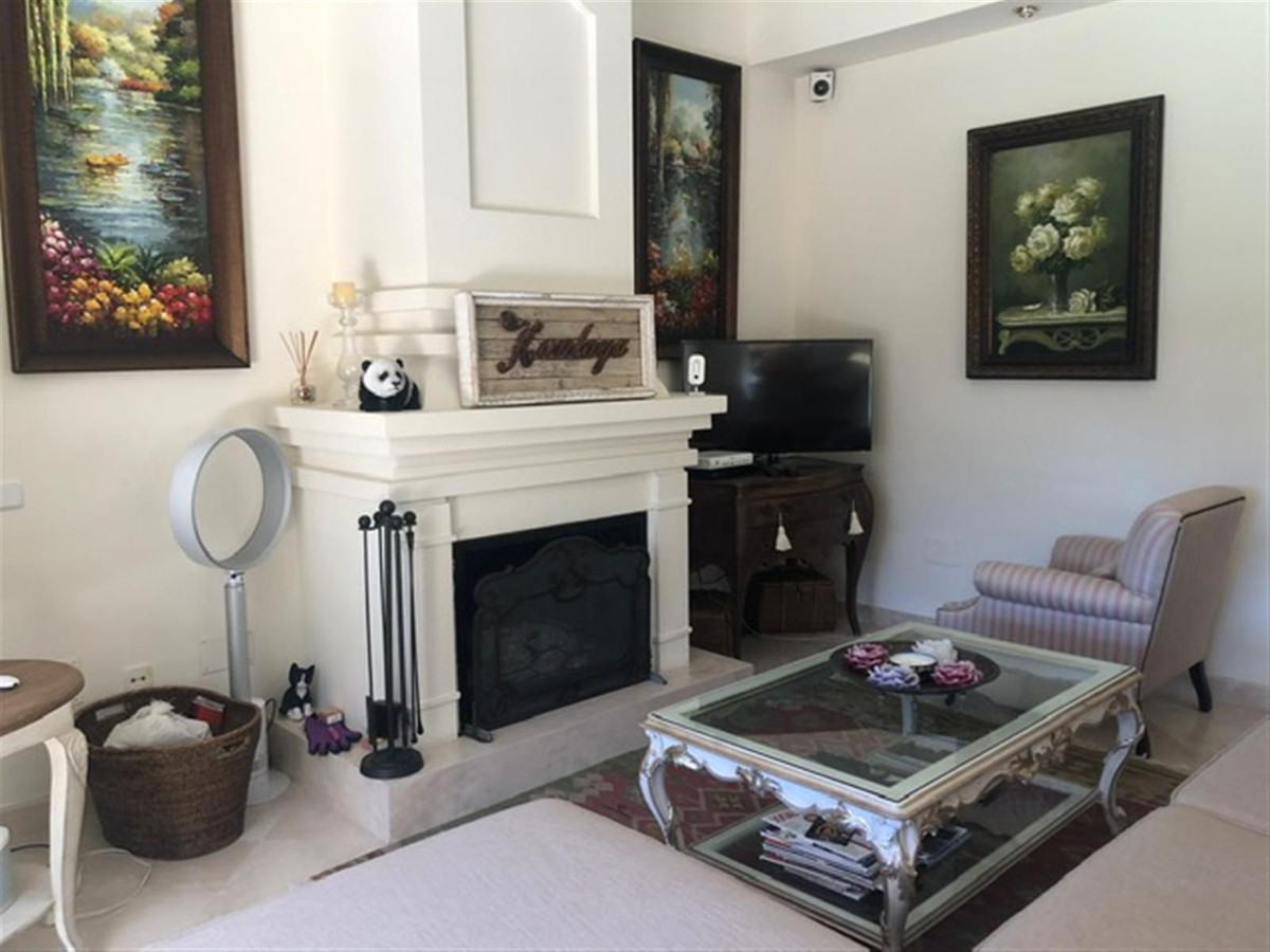 4 Bedroom Villa for Sale in Puerto Banús — 8