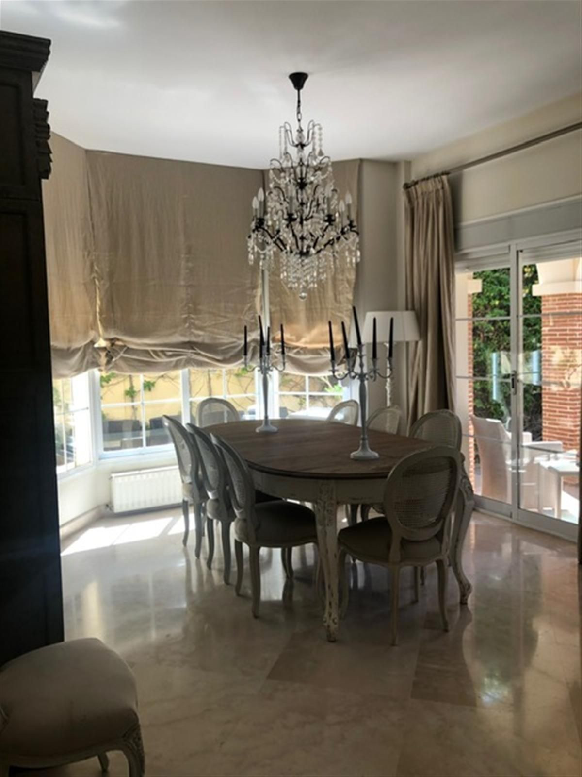 4 Bedroom Villa for Sale in Puerto Banús — 9