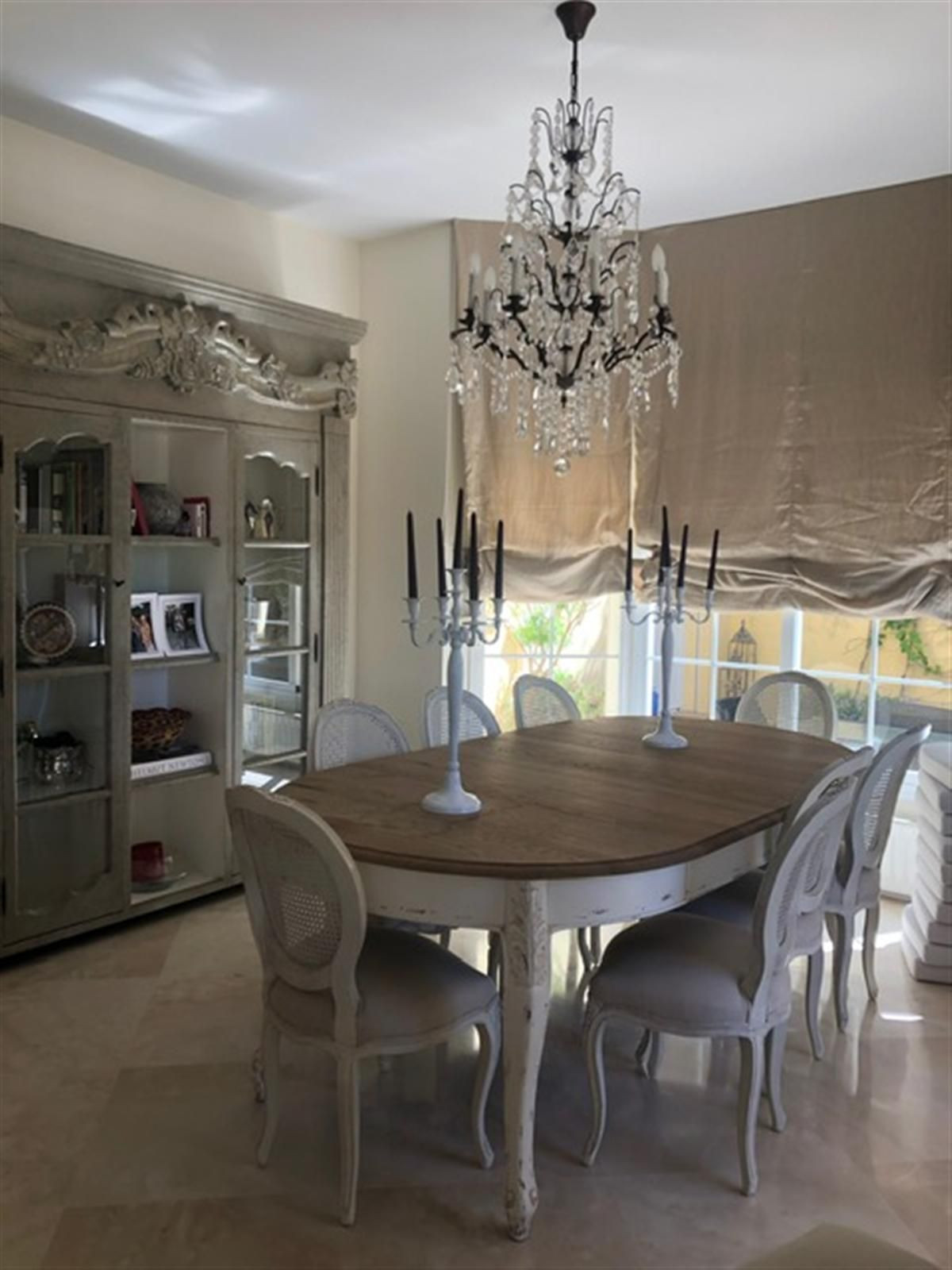 4 Bedroom Villa for Sale in Puerto Banús — view 10