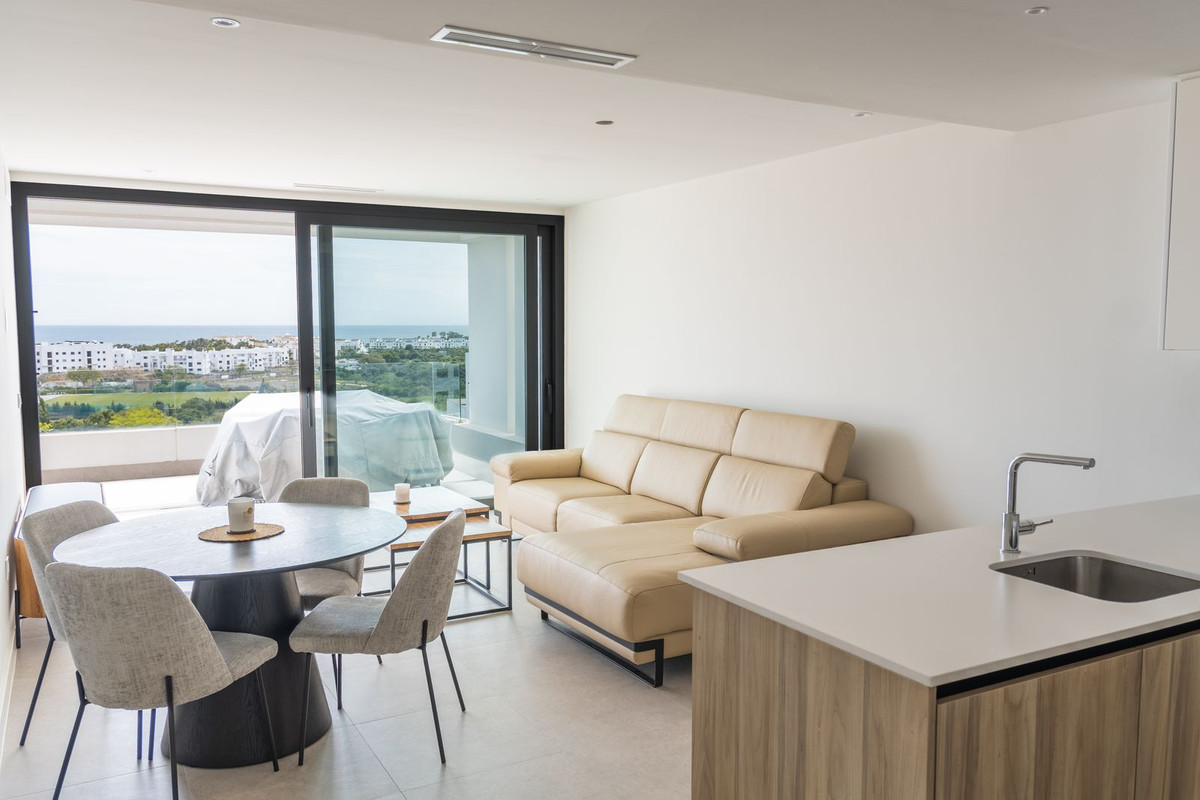 2 Bedroom Apartment for Sale in Estepona