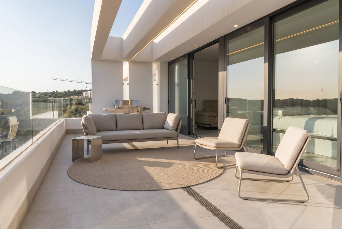 2 Bedroom Apartment for Sale in Estepona — 6