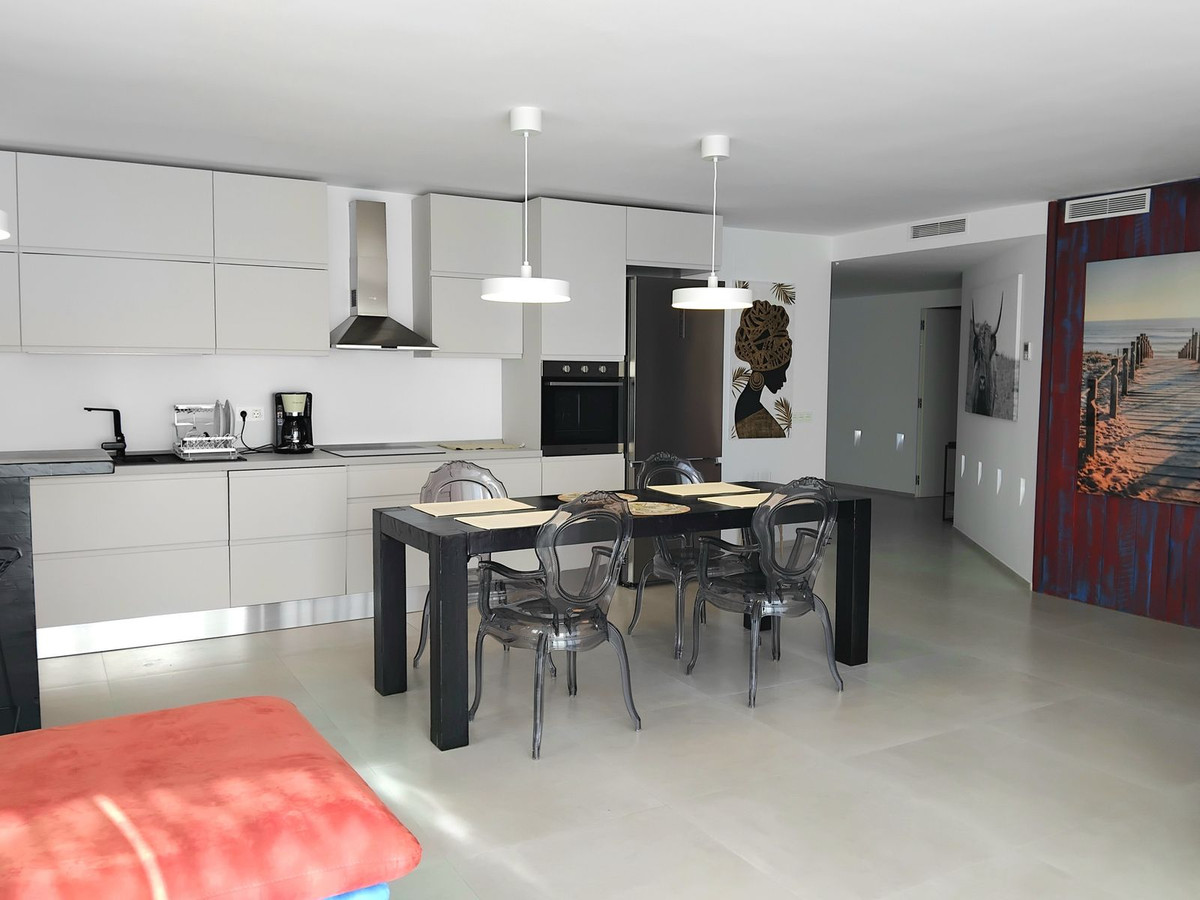 2 Bedroom Apartment for Sale in Puerto Banús — 5