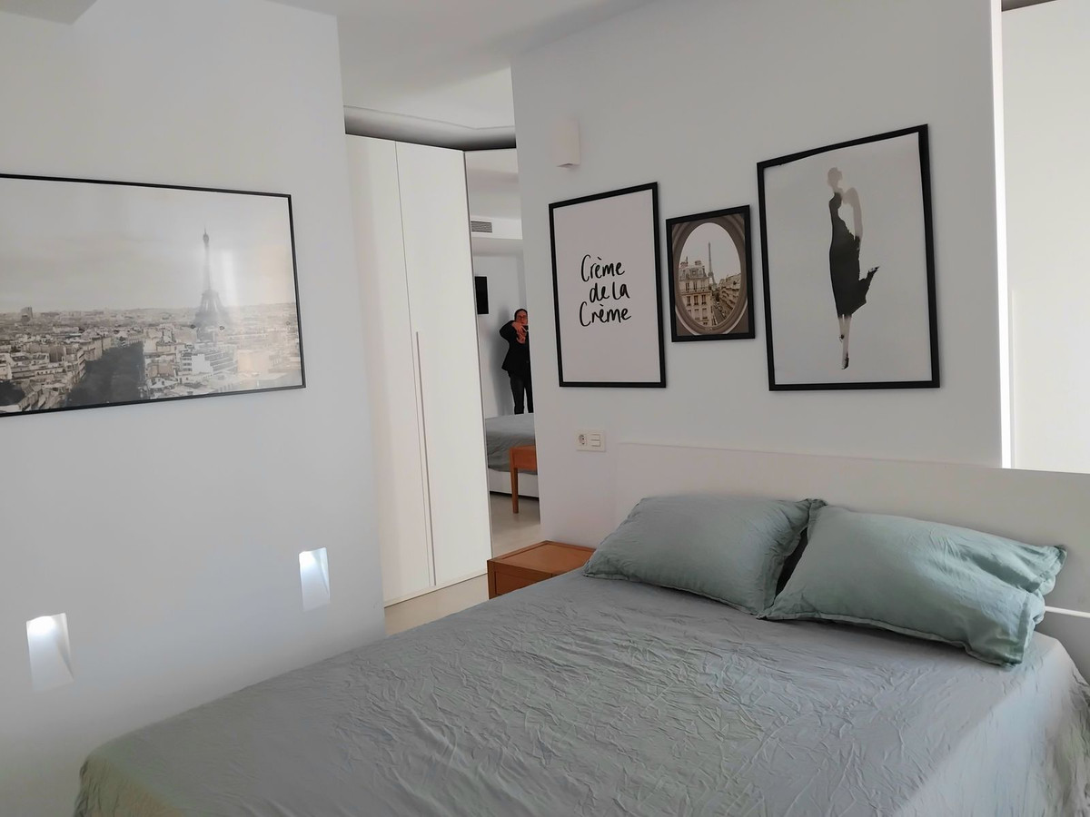 2 Bedroom Apartment for Sale in Puerto Banús — view 10