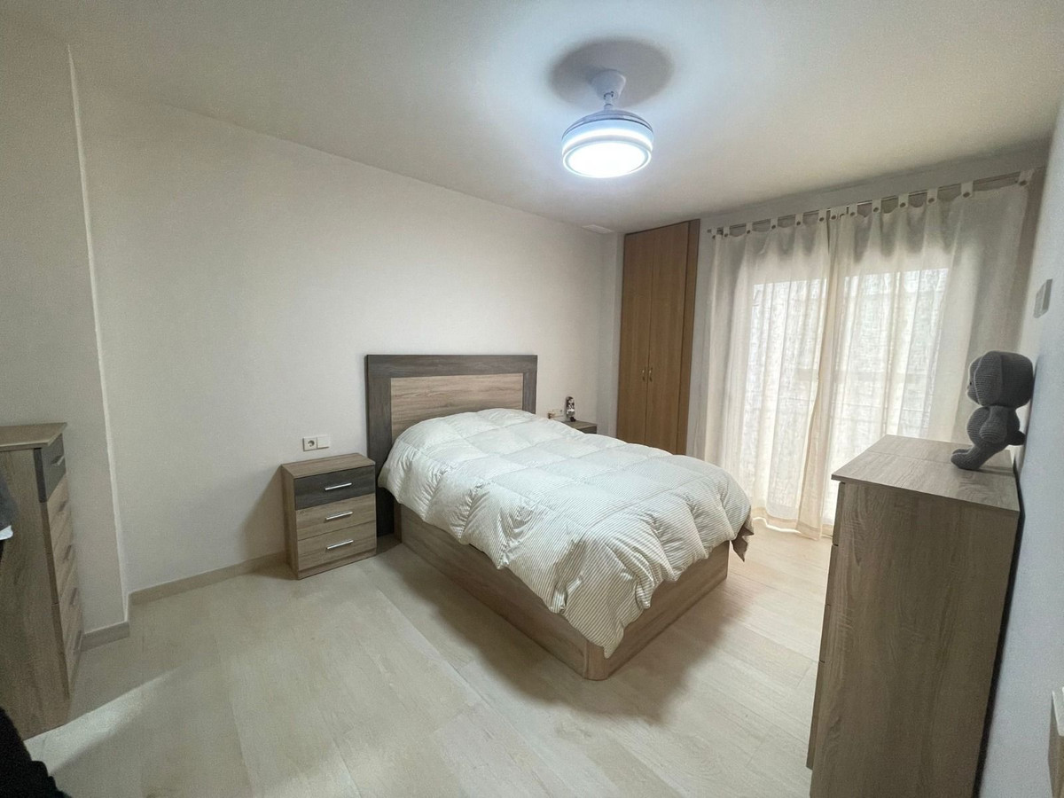 3 Bedroom Apartment for Sale in Estepona — 2