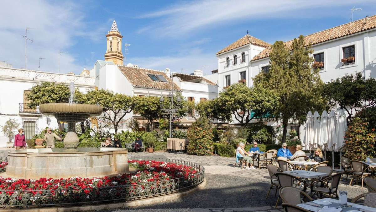 3 Bedroom Apartment for Sale in Estepona — 6
