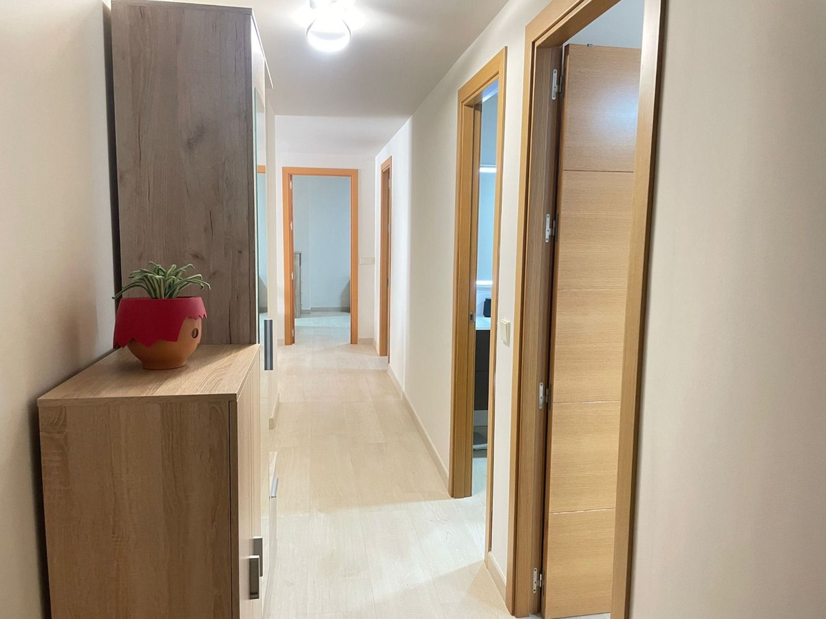3 Bedroom Apartment for Sale in Estepona — 7