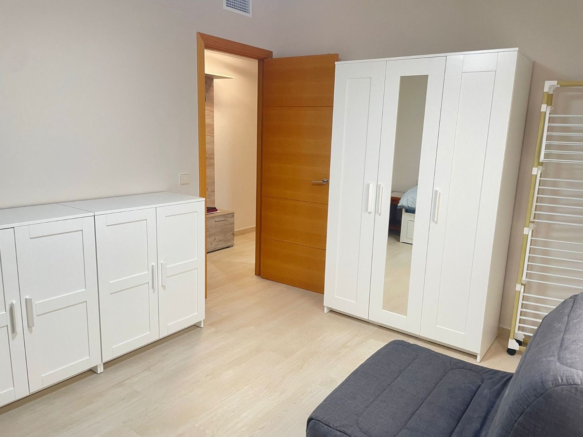 3 Bedroom Apartment for Sale in Estepona — 8