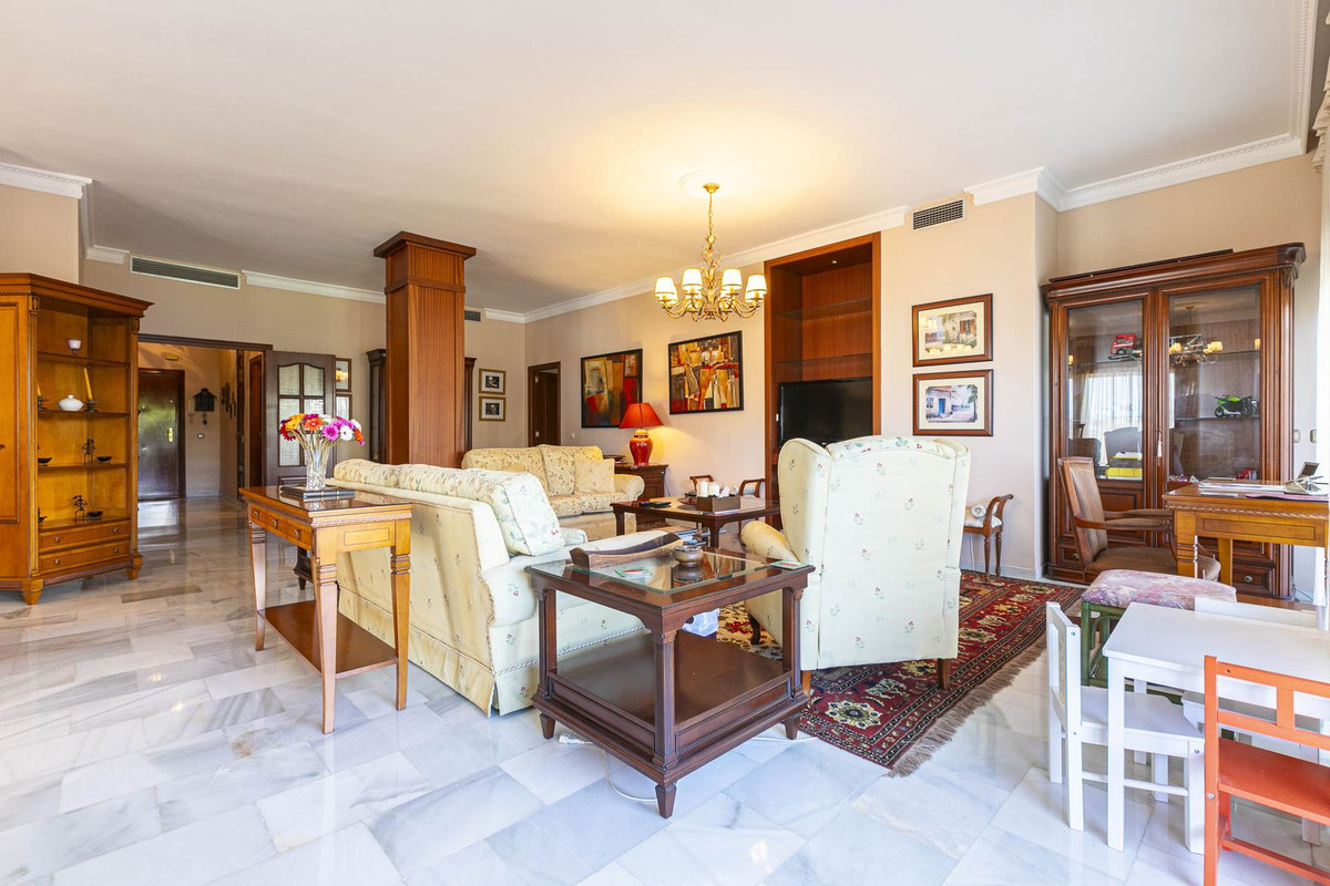 3 Bedroom Apartment for Sale in Nueva Andalucía — 5