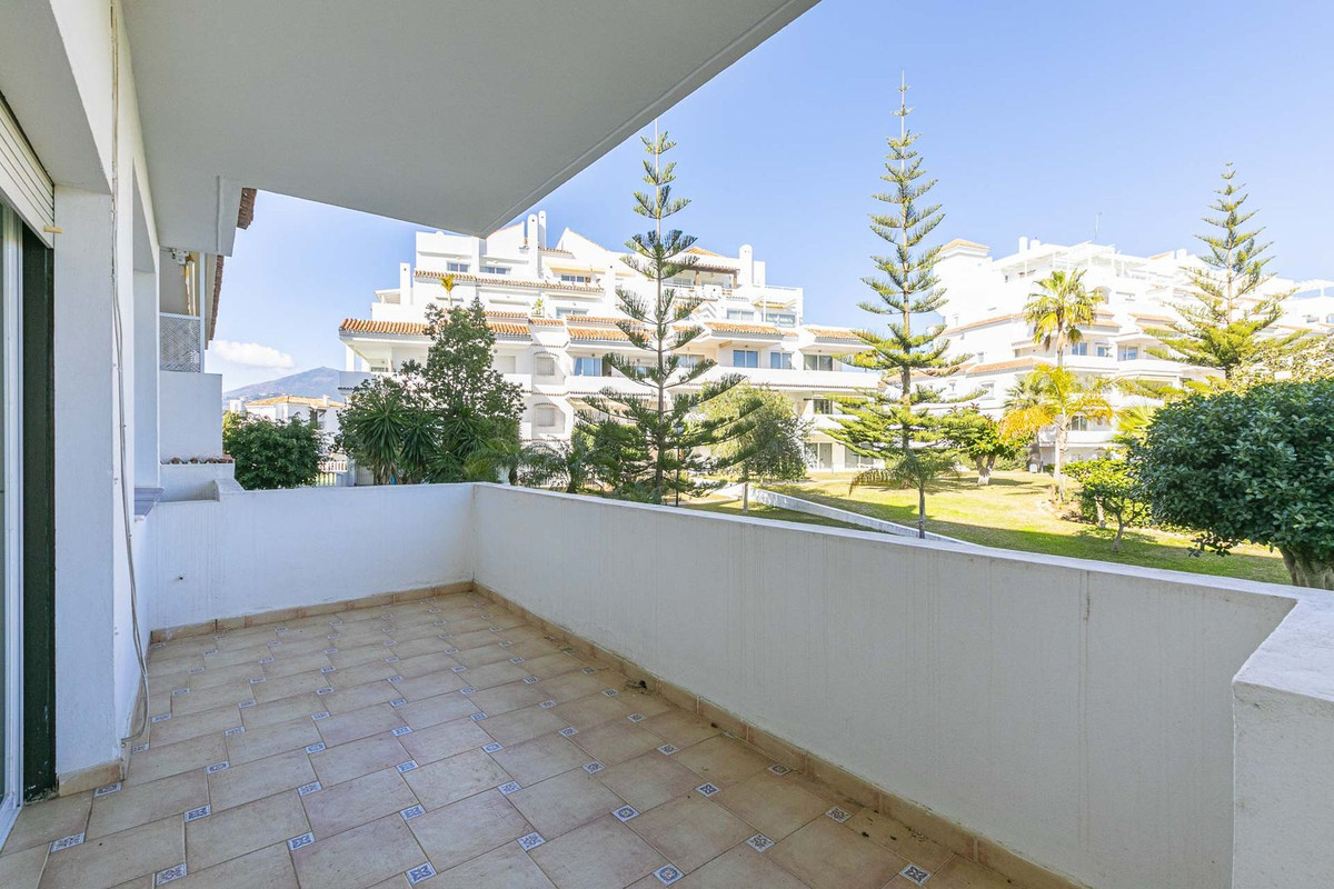 3 Bedroom Apartment for Sale in Nueva Andalucía — 6