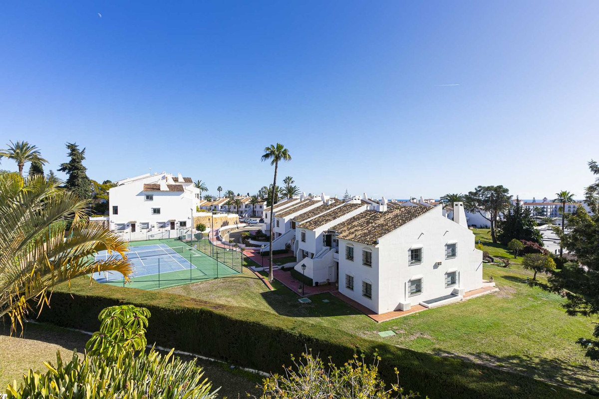 3 Bedroom Apartment for Sale in Nueva Andalucía — 9