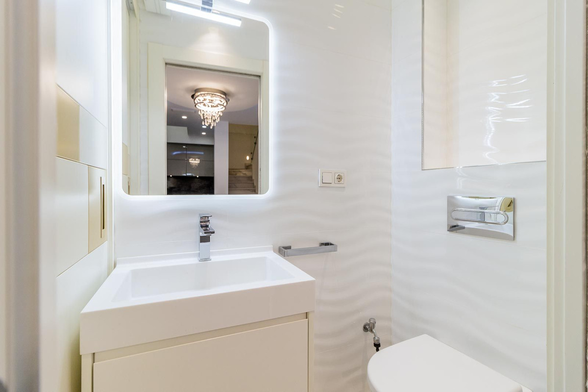 3 Bedroom Villa for Sale in Estepona — 7