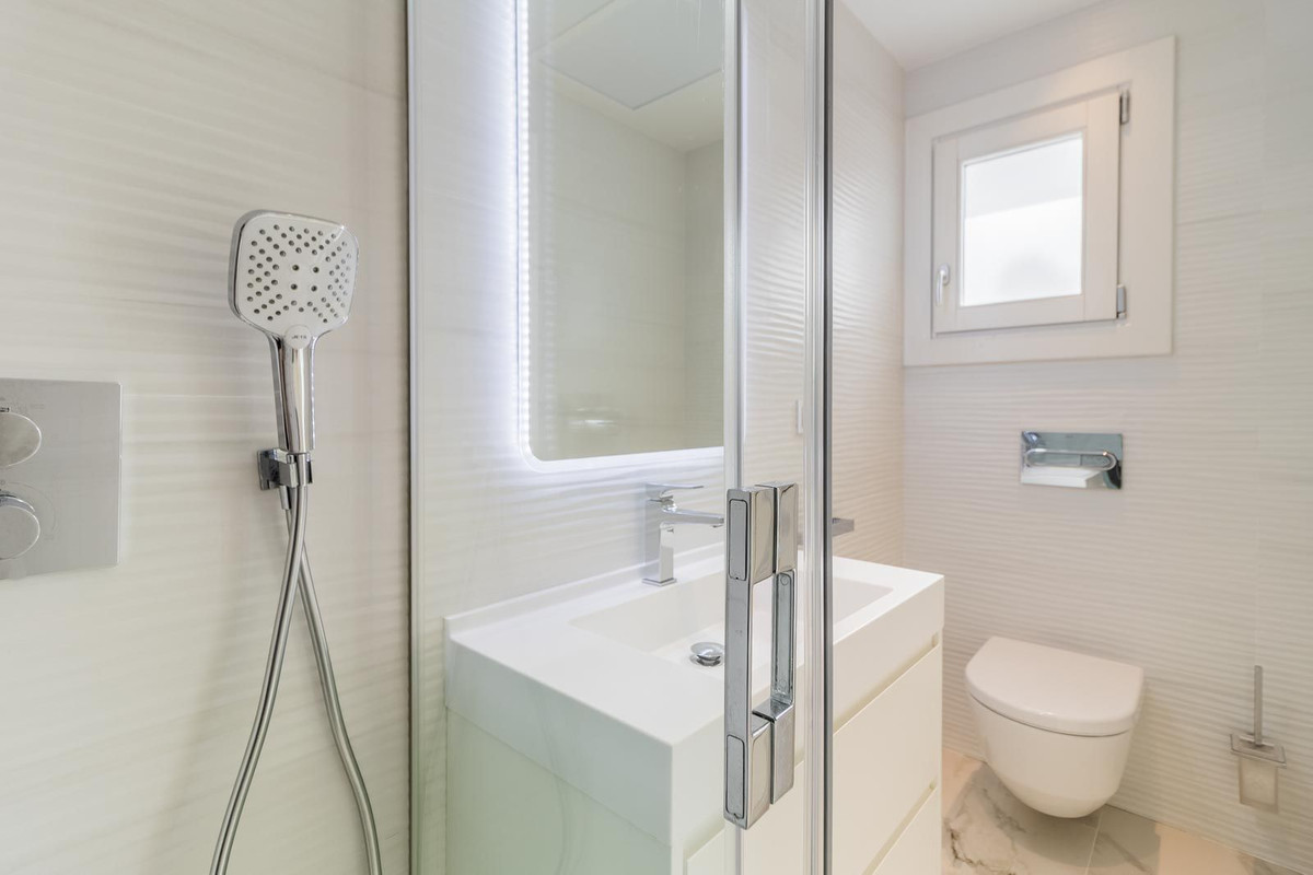 3 Bedroom Villa for Sale in Estepona — 8