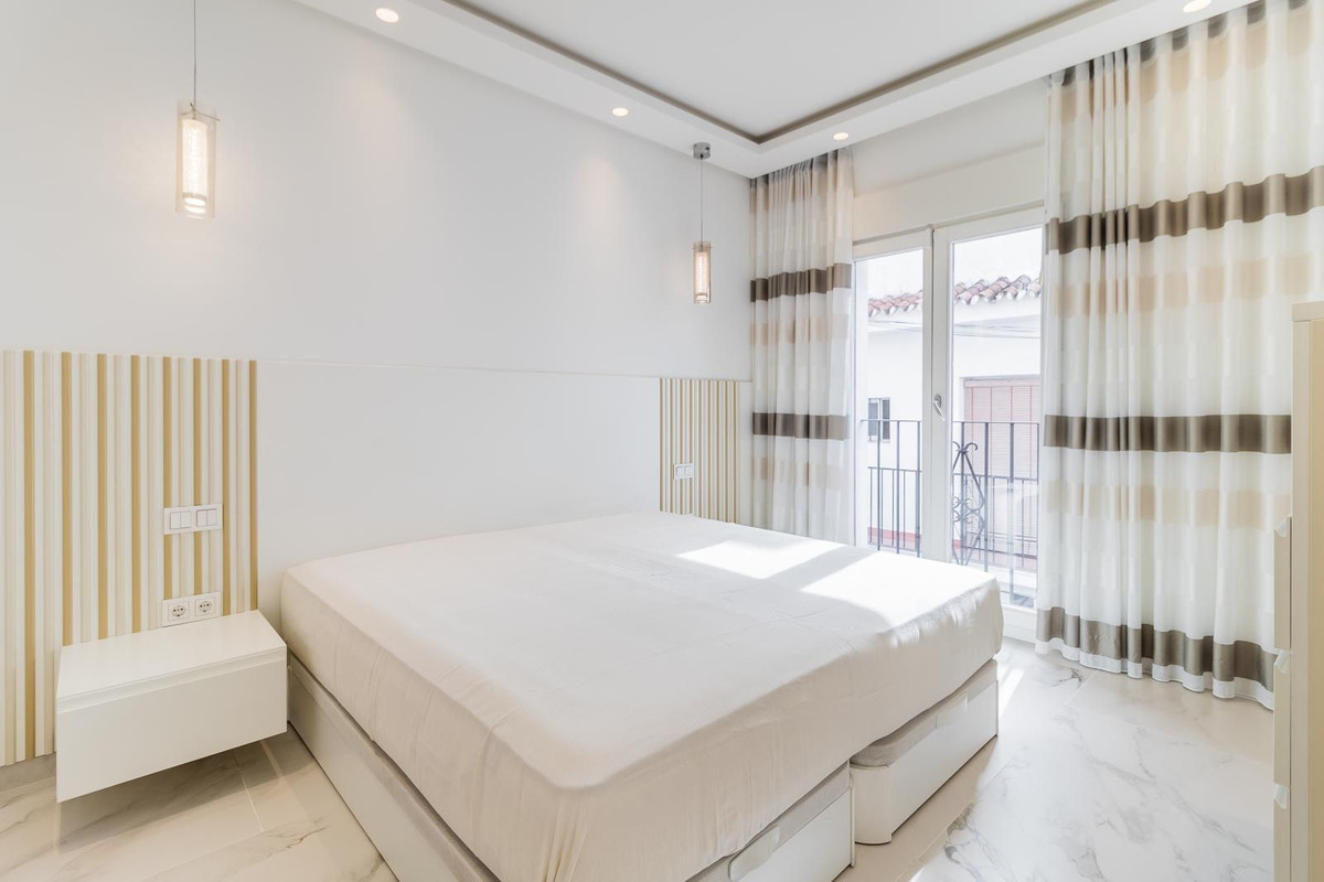 3 Bedroom Villa for Sale in Estepona — 9