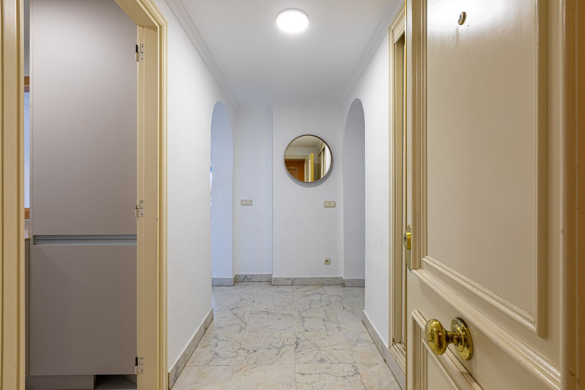 2 Bedroom Apartment for Sale in Puerto Banús — 2