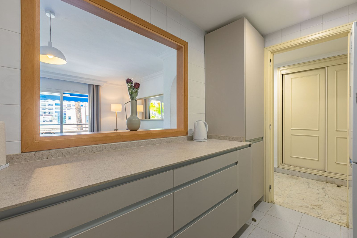 2 Bedroom Apartment for Sale in Puerto Banús — 3