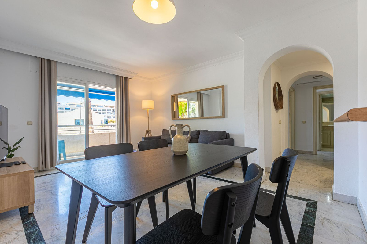 2 Bedroom Apartment for Sale in Puerto Banús — 5