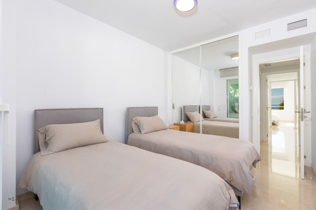 3 Bedroom Apartment for Sale in Estepona — 5