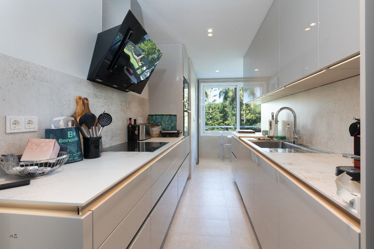 3 Bedroom Apartment for Sale in Estepona — 7
