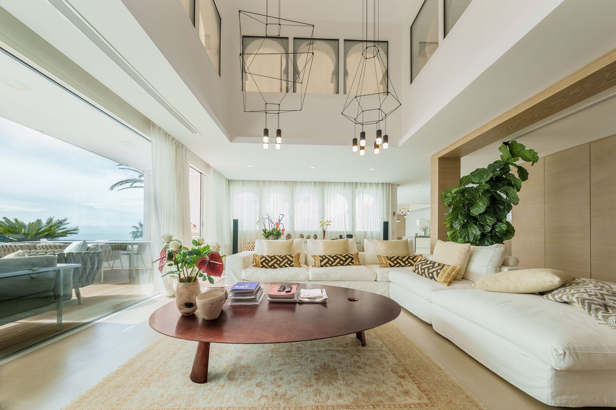 3 Bedroom Apartment for Sale in The Golden Mile — 5
