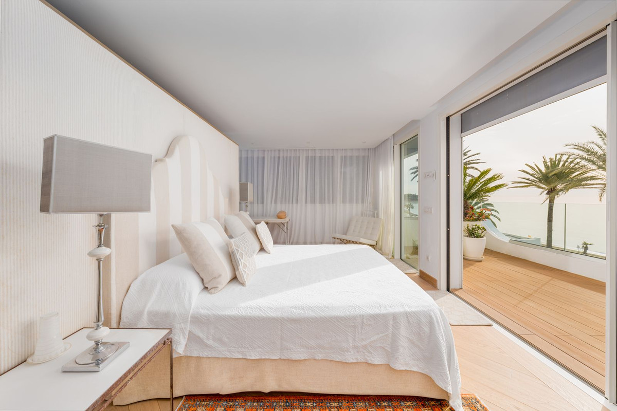 3 Bedroom Apartment for Sale in The Golden Mile — 7