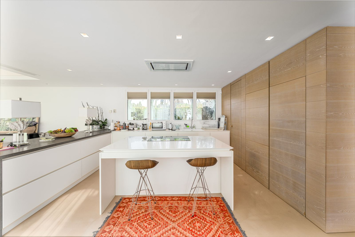 3 Bedroom Apartment for Sale in The Golden Mile — 8