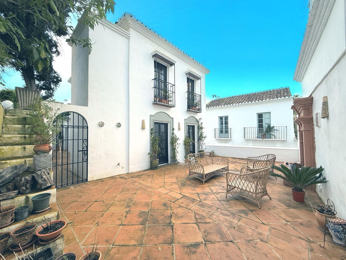 4 Bedroom Villa for Sale in Marbella