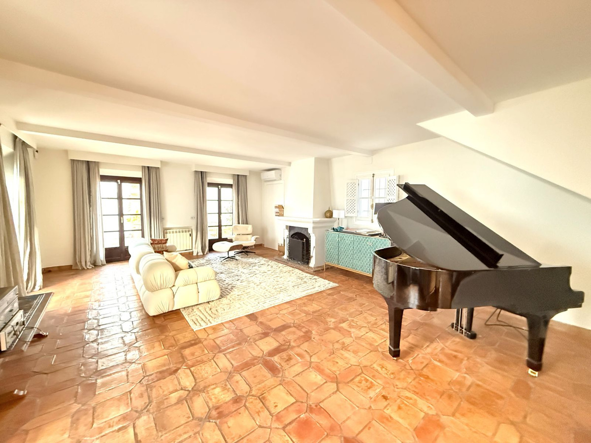 4 Bedroom Villa for Sale in Marbella — 5