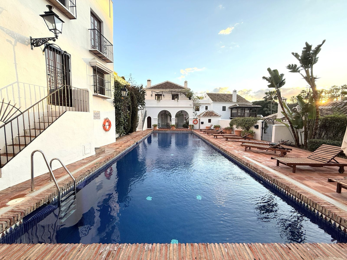 4 Bedroom Villa for Sale in Marbella — view 10