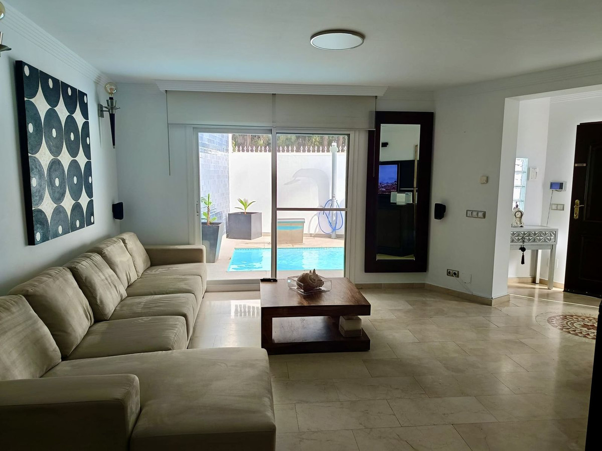 4 Bedroom Villa for Sale in San Pedro de Alcántara — 3
