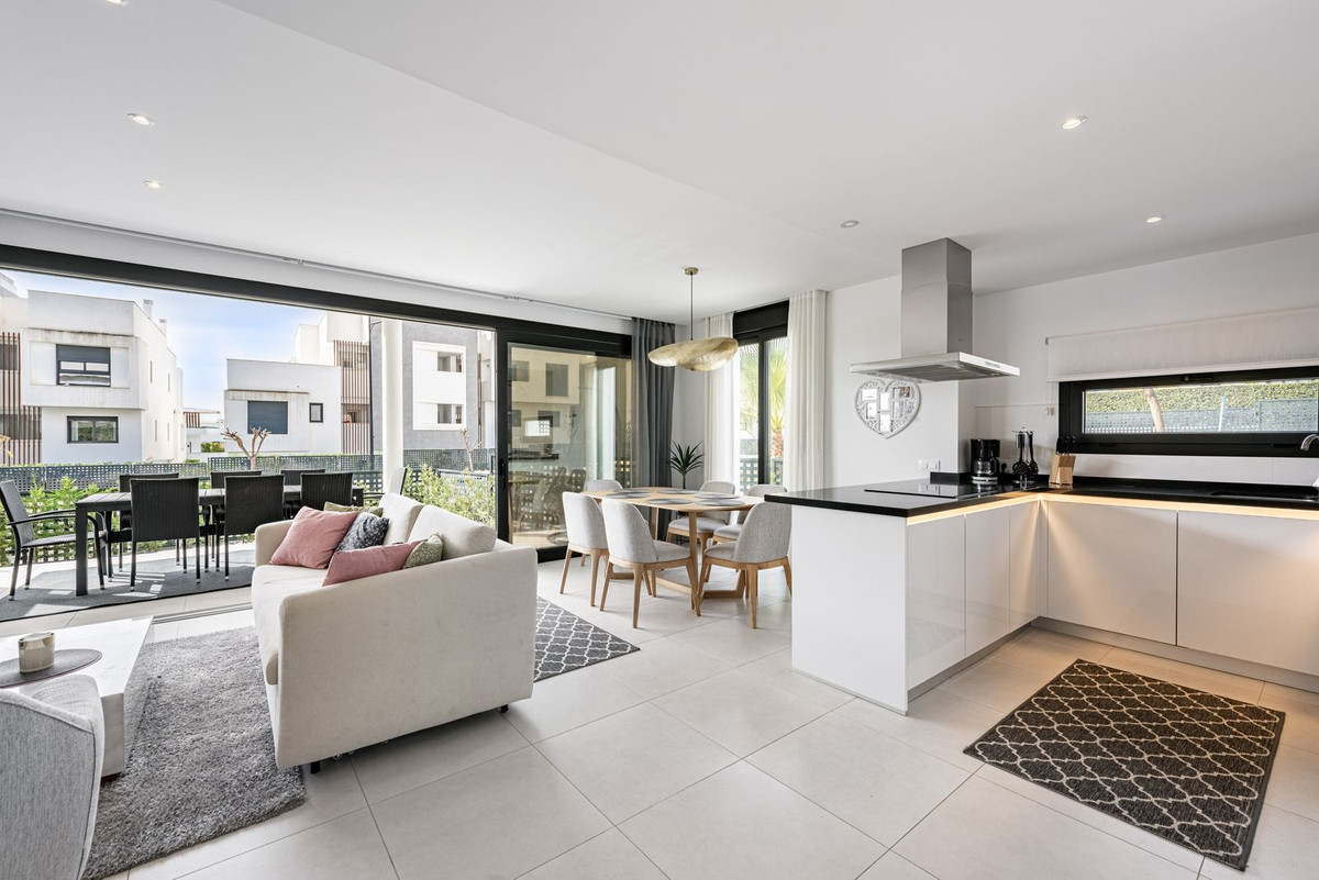 3 Bedroom Villa for Sale in Bel Air — 3