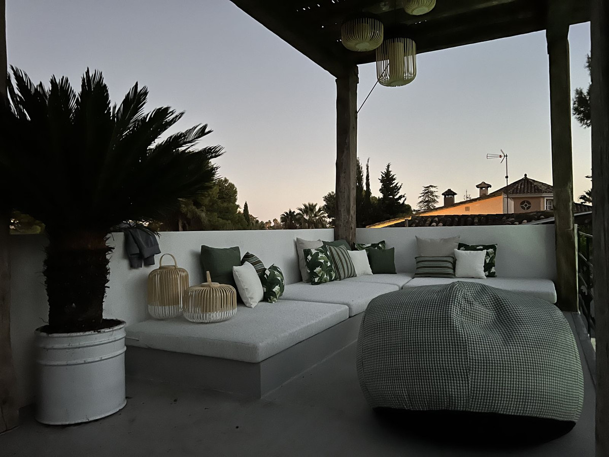 4 Bedroom Villa for Sale in Nueva Andalucía — 5