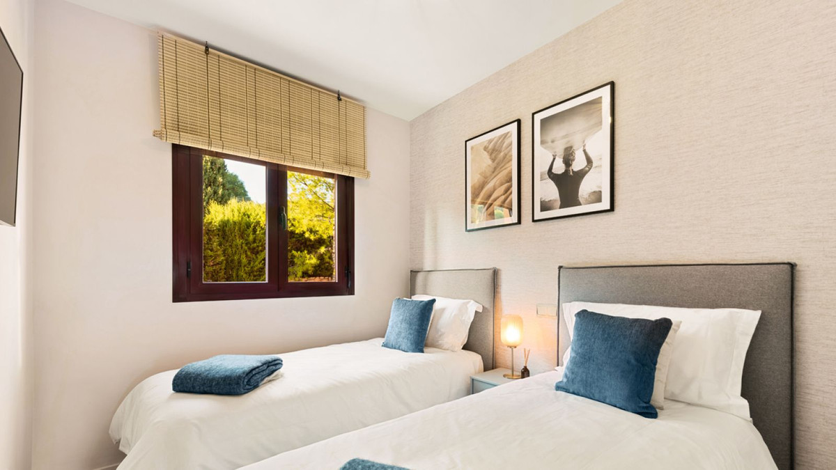 2 Bedroom Apartment for Sale in El Paraiso — 9
