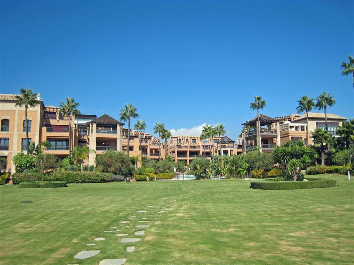 3 Bedroom Apartment for Sale in San Pedro de Alcántara — 2