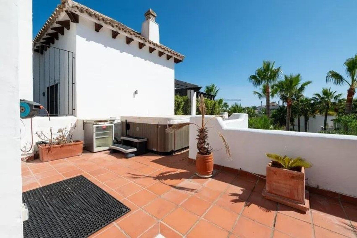 3 Bedroom Apartment for Sale in Puerto Banús — 5